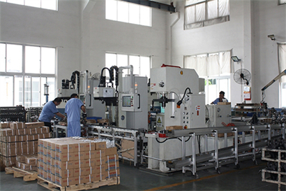 主減速器自動擰緊機